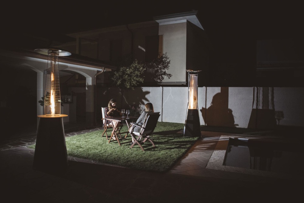 Outdoor heating aesthetics and safety to enjoy outdoor spaces even in the evenings without suffering the cold of cooler seasons